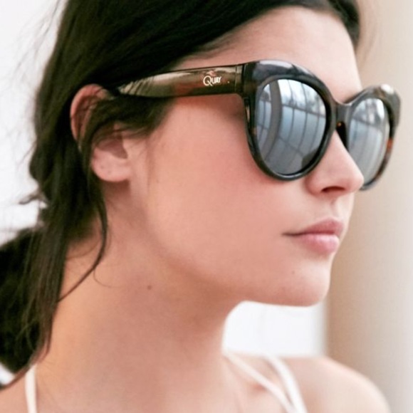 NEW!  SAlE RARE QUAY MAIDEN mirror sunnies - Picture 3 of 13